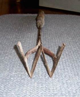 33 Wells Branding Iron