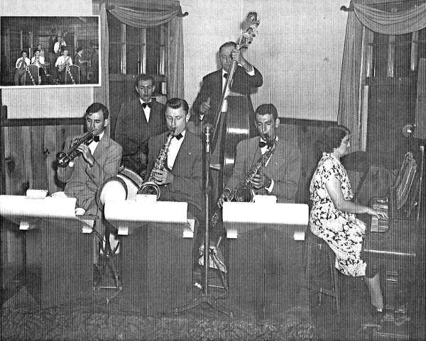 01 Doerhoff Orchestra: Ray, Norman, Leonard, Steve (Dad), Emil and Ida