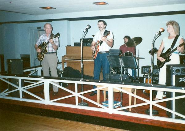 09 Sweetwater Band - Eagles Club - Gene Spencer, Mike Englebrecht, David Lepper and Rendy Lepper